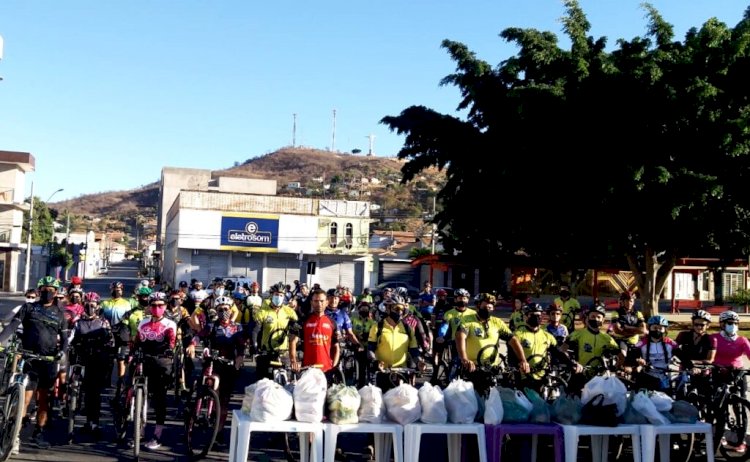 Pedal Solidário é realizado em Porteirinha-MG.